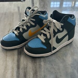 Nike Dunk High || Boys Size 2